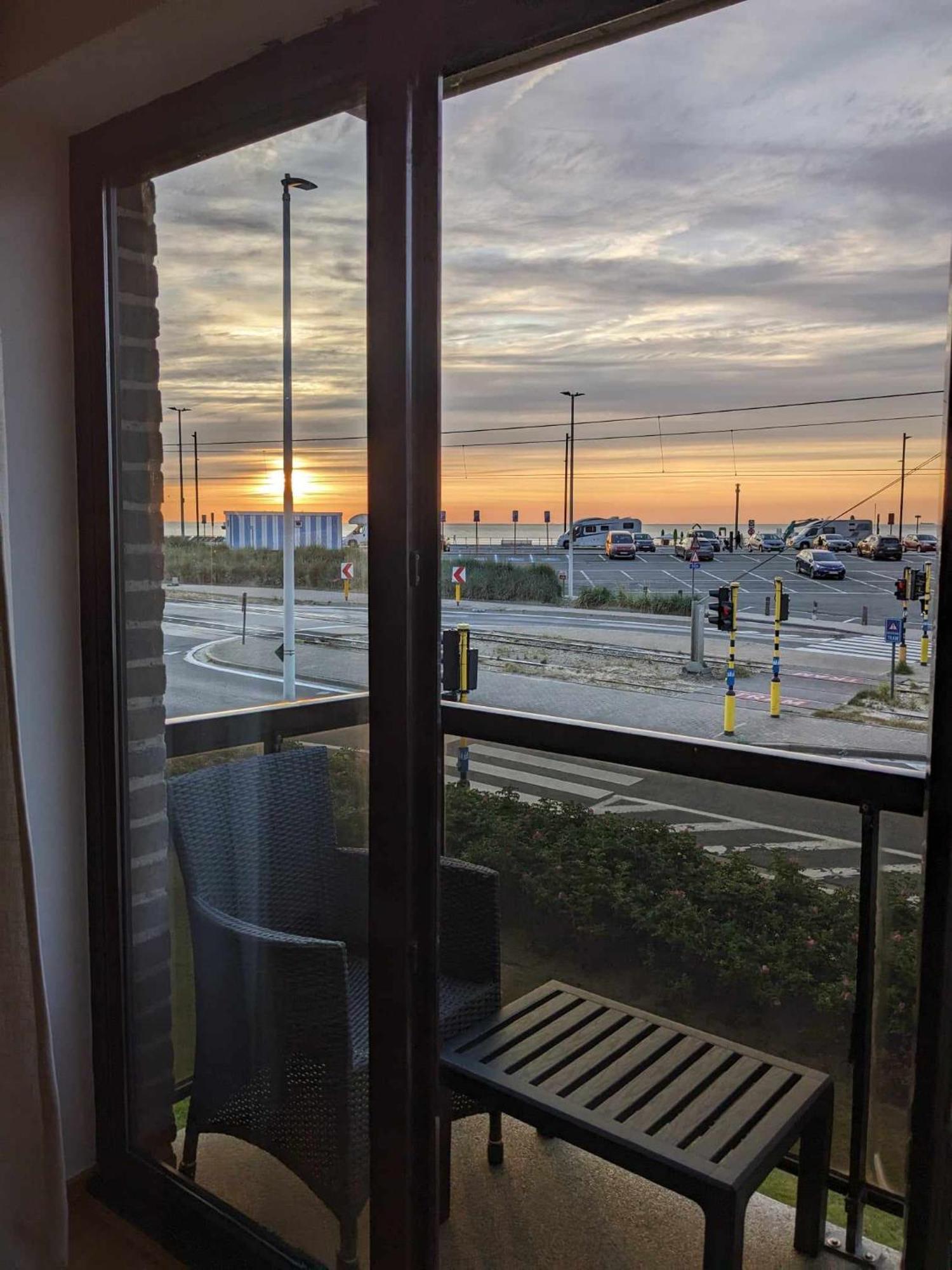 Vista Linda, Leuk Appartement Vlak Bij Zeedijk En Strand Oostende Exterior foto