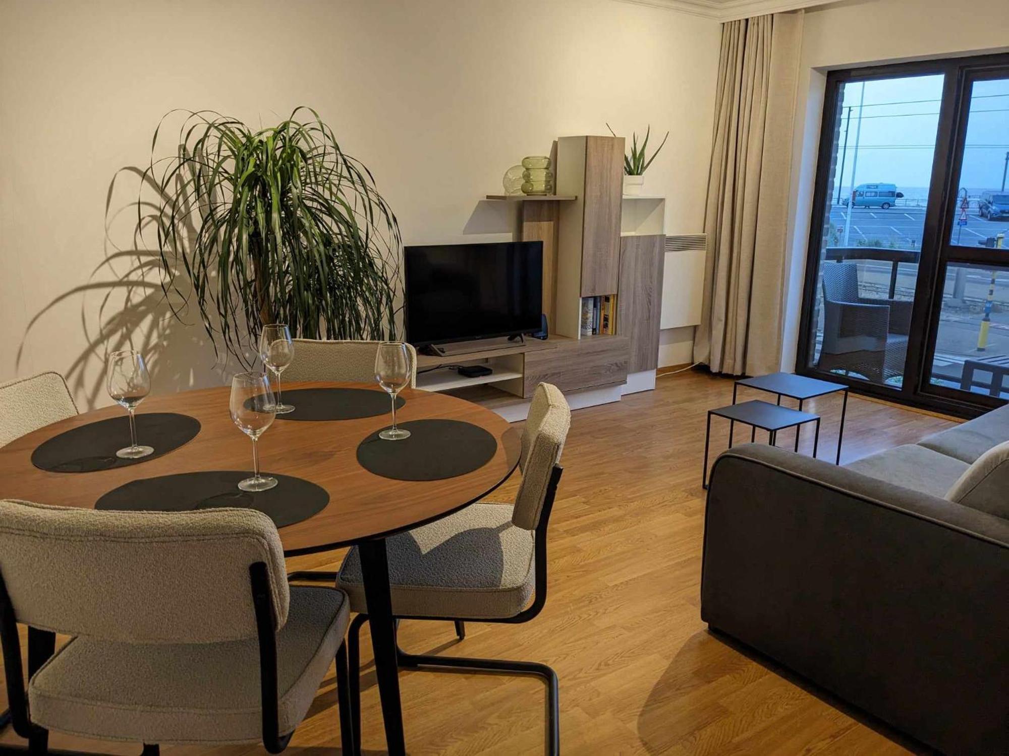 Vista Linda, Leuk Appartement Vlak Bij Zeedijk En Strand Oostende Exterior foto